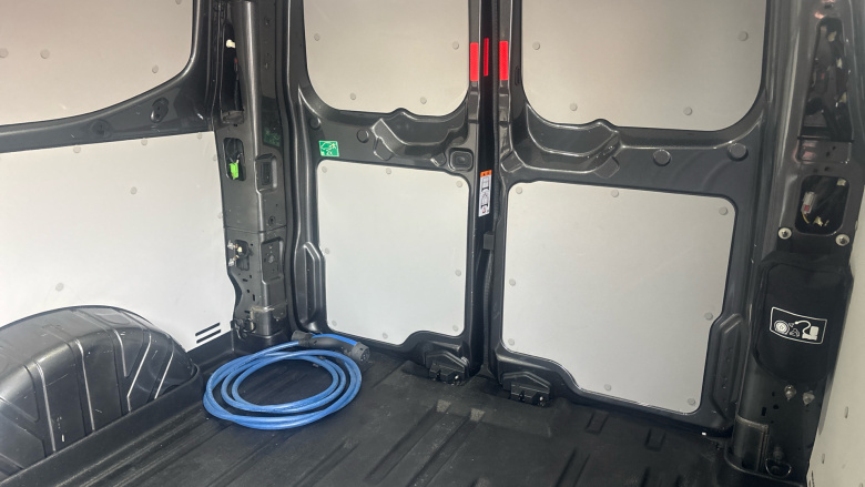 Ford Transit Custom E-320 L1 Rwd 160kW 65kWh H1 Van Sport Auto